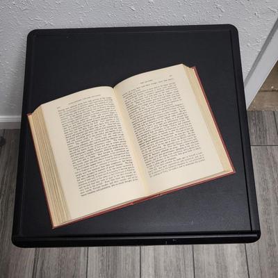 Adjustable table top for individual use