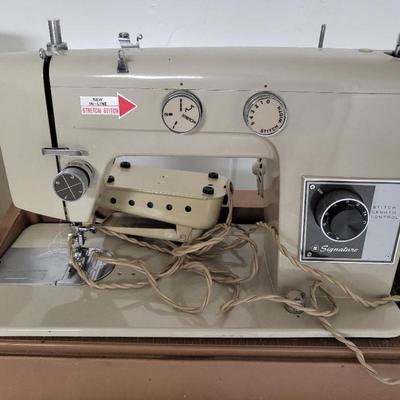 Signature Sewing Machine with Carrying Case