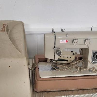 Signature Sewing Machine with Carrying Case