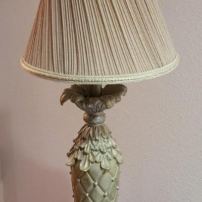 2 matching lamps