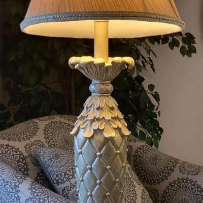 2 matching lamps