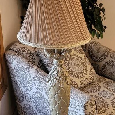 2 matching lamps