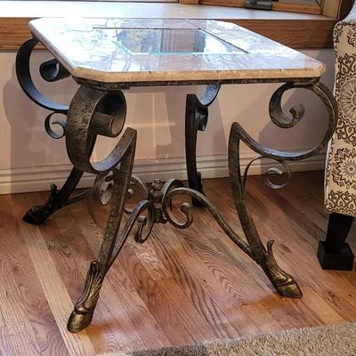 Lot of 2 end/accent tables and 1 coffee table
