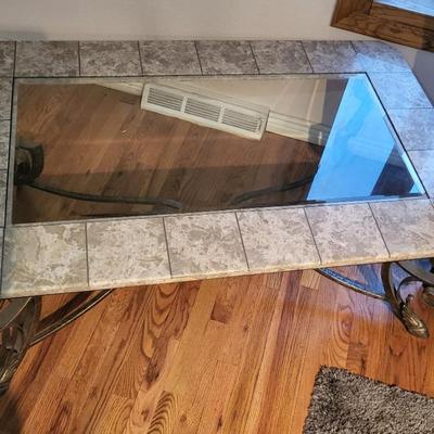 Lot of 2 end/accent tables and 1 coffee table