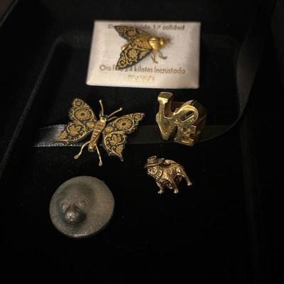 Lot 108 - Jewelry: 4 Pins and Love Ring