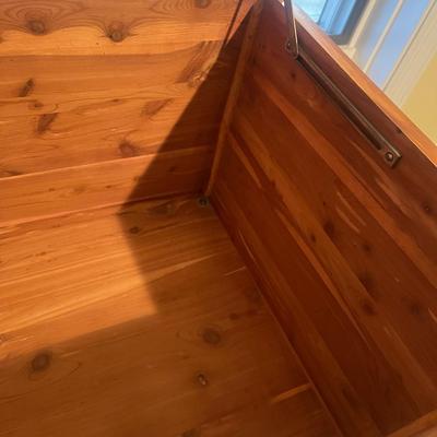 Footed Lane Cedar Chest (BD-MG)