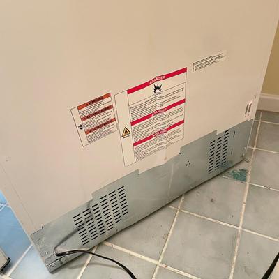 Whirlpool Upright Freezer (L-SS)