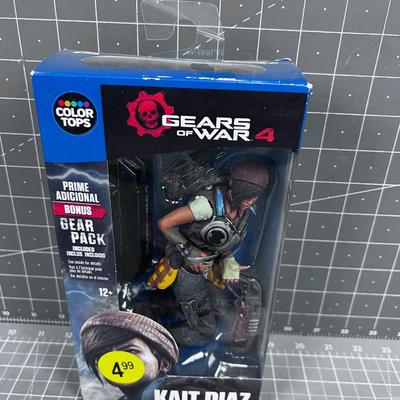 Gears of War and Capital America Figurine