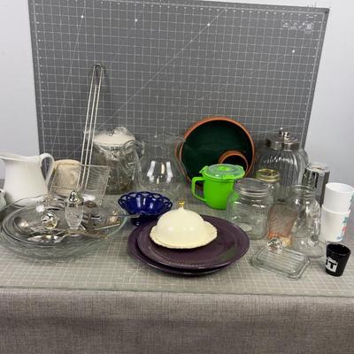 Giant Lot of Kitchen Ish Stuff 