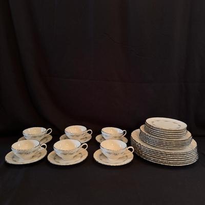Lenox Musette Five Piece China Set (DR-DZ)