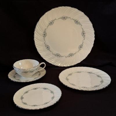 Lenox Musette Five Piece China Set (DR-DZ)