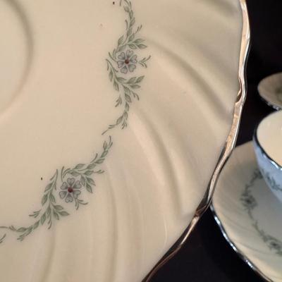 Lenox Musette Five Piece China Set (DR-DZ)