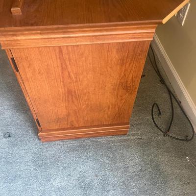 TV Stand With Cabinet Underneath (BD-MG)