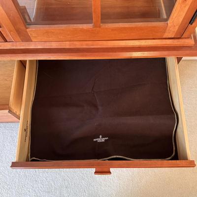 Pennsylvania House China Cabinet (DR-DZ)