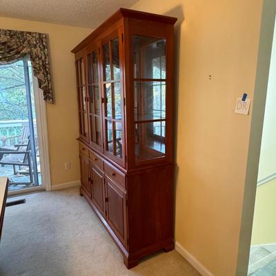 Pennsylvania House China Cabinet (DR-DZ)