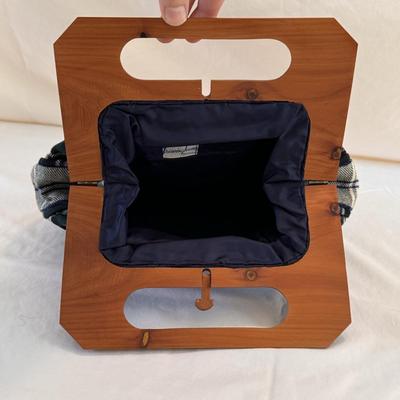 Trimingham Bermuda Clutches with Cedar Wood Handles (PBC-DZ)