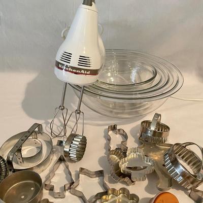 Baking Galore w/ KitchenAid, FireKing, Pyrex and More (K-SS)
