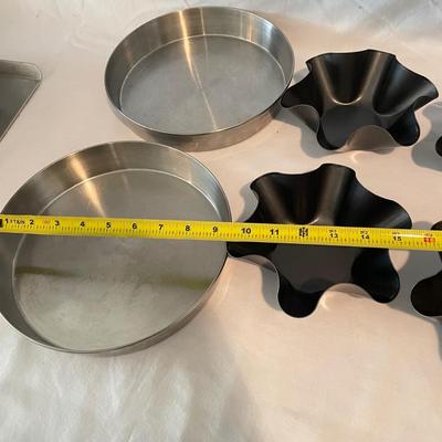 Baking Galore w/ KitchenAid, FireKing, Pyrex and More (K-SS)