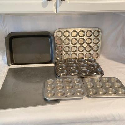 Baking Galore w/ KitchenAid, FireKing, Pyrex and More (K-SS)