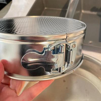 Baking Galore w/ KitchenAid, FireKing, Pyrex and More (K-SS)