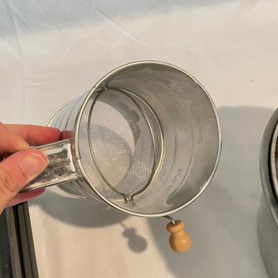 Baking Galore w/ KitchenAid, FireKing, Pyrex and More (K-SS)