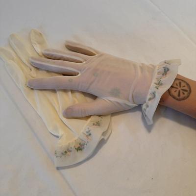 Collection of Women’s Gloves (PBC-DZ)