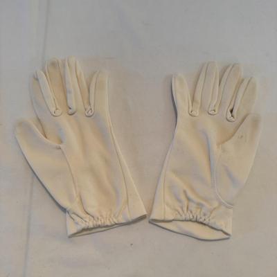 Collection of Women’s Gloves (PBC-DZ)