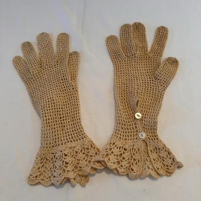 Collection of Women’s Gloves (PBC-DZ)