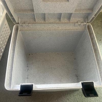 Collection Of Plastic Storage Containers (BD-MG)