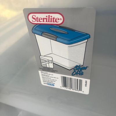 Collection Of Plastic Storage Containers (BD-MG)