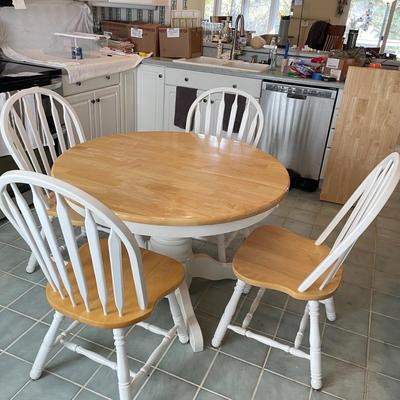 Breakfast Table with Leaf and Four Chairs by Ligo (K-SS)
