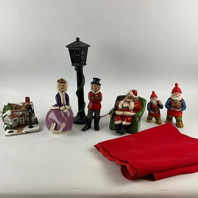 682 Christmas Ceramic Lot
