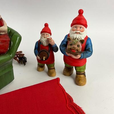 682 Christmas Ceramic Lot