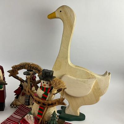 683 Folk Art Wood Carved Santa & Goose Home Decor