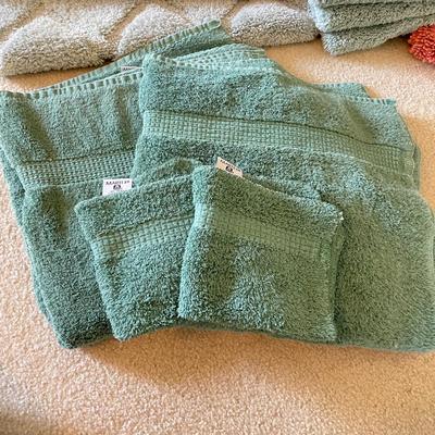 Several Bath Sets by JC Penny & Nate Berkus (PB-SS)