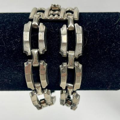 Silvertone Chain Link Bracelet