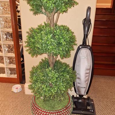 2 Topiary