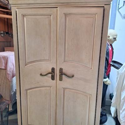 Armoire