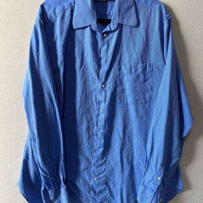 Armani Collezioni medium blue long sleeve button up shirt. 100% cotton 16-1/2 42 L