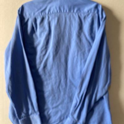Armani Collezioni medium blue long sleeve button up shirt. 100% cotton 16-1/2 42 L