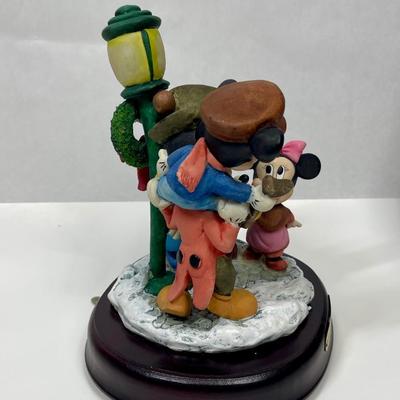 DISNEY Mickey Christmas Carol Statue, Figurine Music Box
