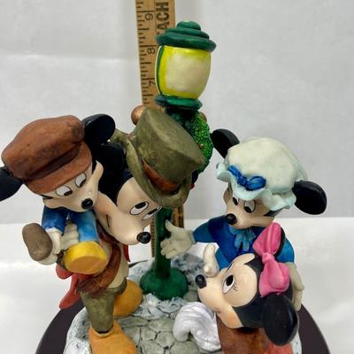 DISNEY Mickey Christmas Carol Statue, Figurine Music Box
