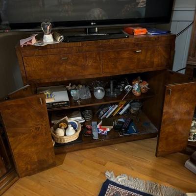 Vinyage TV Cabinet with Folding Doors