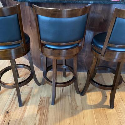 Black pad & dark wood bar stools