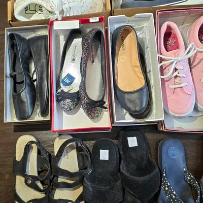 Lot of 12 pairs of Shoes-Most are new size 8.5