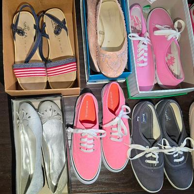 Lof of 8 pairs of Shoes-Most are New or lightly used- size 9