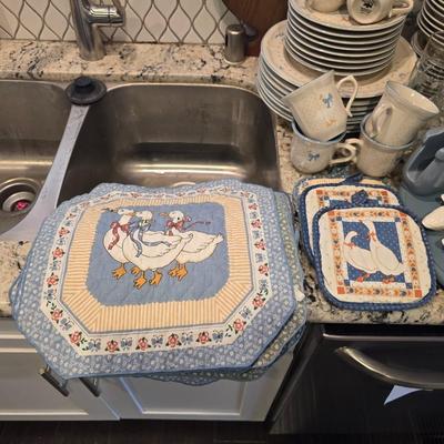 Lot of Kitchen Duck Décor