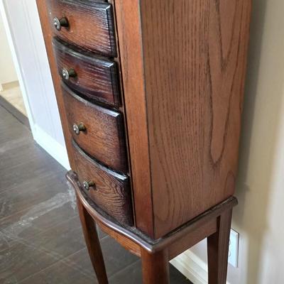 Beautiful standing jewlery box