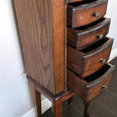 Beautiful standing jewlery box