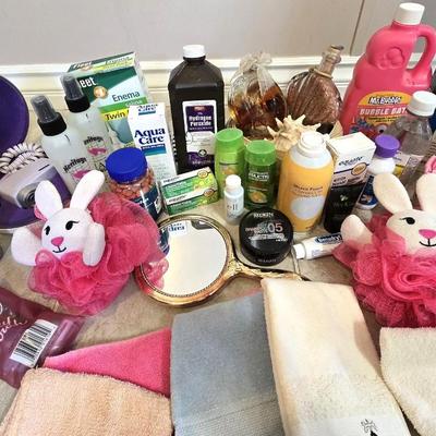 Lot of Misc bathroom stuff